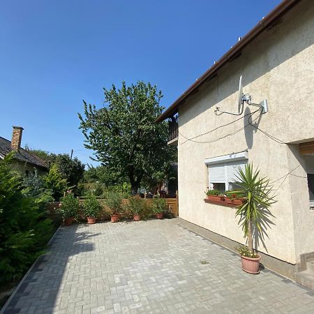 Edina Apartman Balatonlelle Εξωτερικό φωτογραφία
