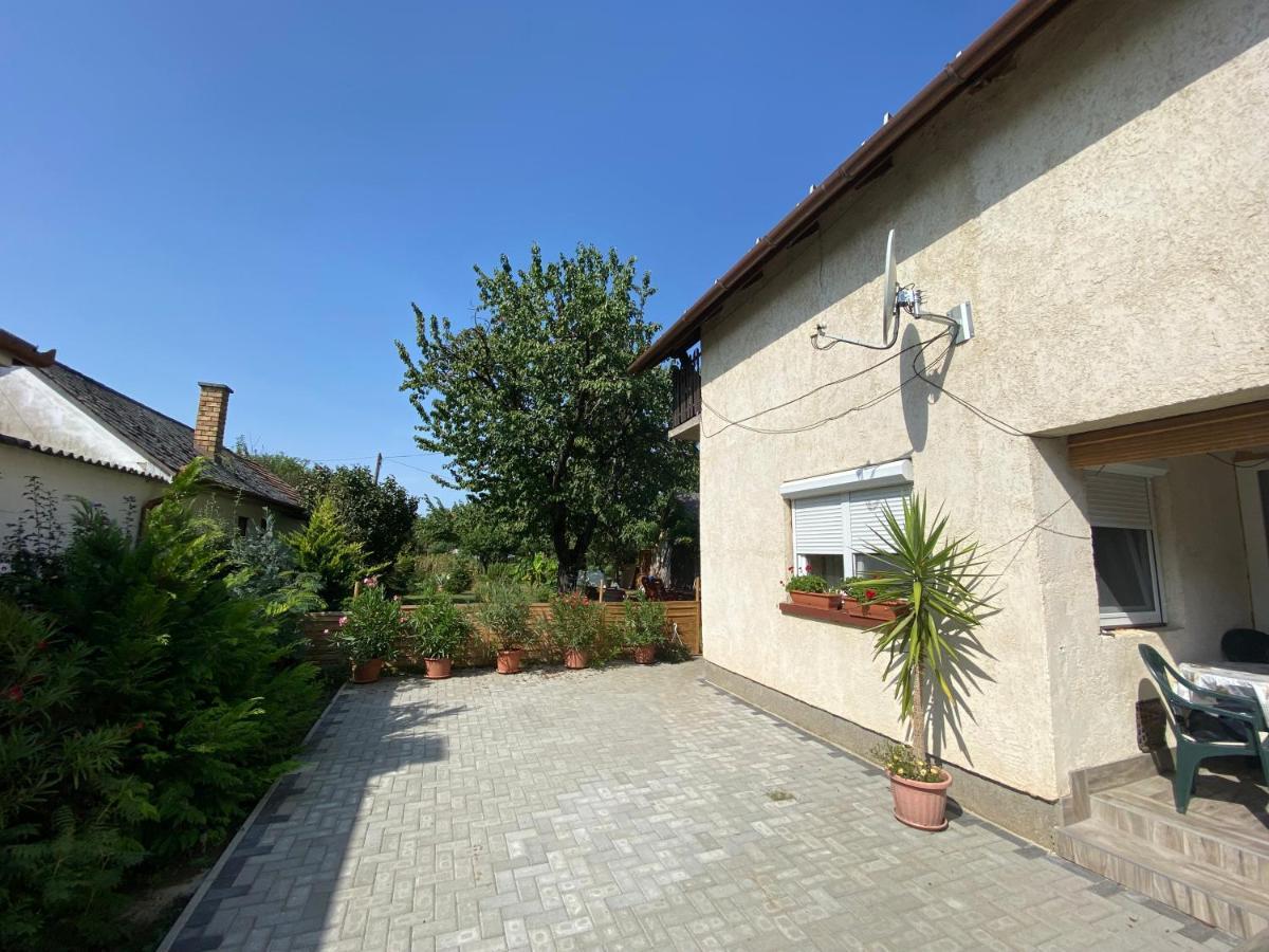 Edina Apartman Balatonlelle Εξωτερικό φωτογραφία